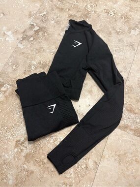 Gymshark Black/Dark Grey Athletic Set